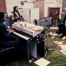 Disney+ ������� �������������� ����� � ����������� ������ The Beatles. ����������, ����� �� �������������� �����.